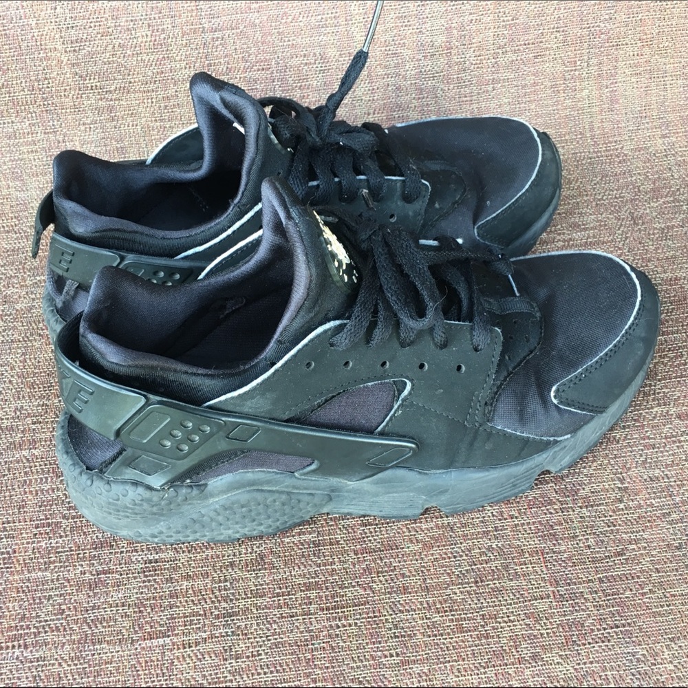 Black Nike Huarache